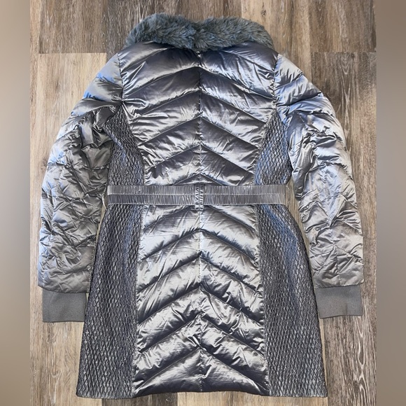 BCBGMaxazria Puffer Jacket with Faux Fur Collar. Silver Color. Women’s Size L - Picture 4 of 11